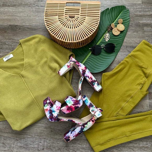 V-Neck High-Low Cashmere Feel Sweater - Lime - Picture 4 of 7